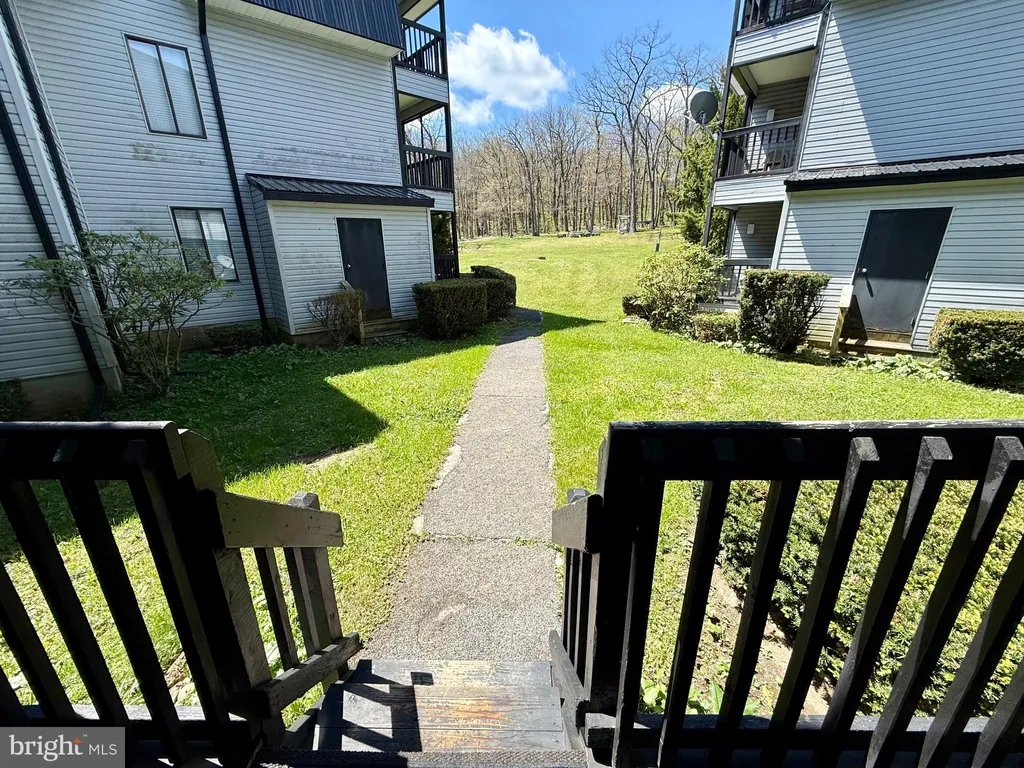 125 E Valley Point Lane, Claysburg, PA 16625