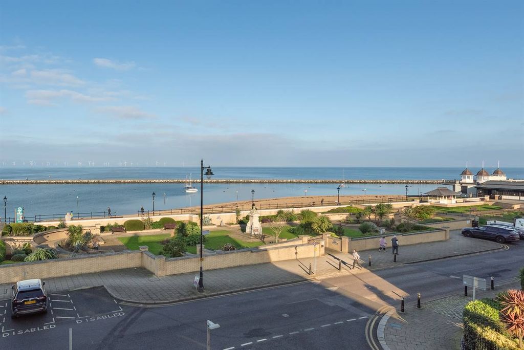 Additional image 10 of 5 bed terraced house for saleCentral Parade, Herne Bay CT6