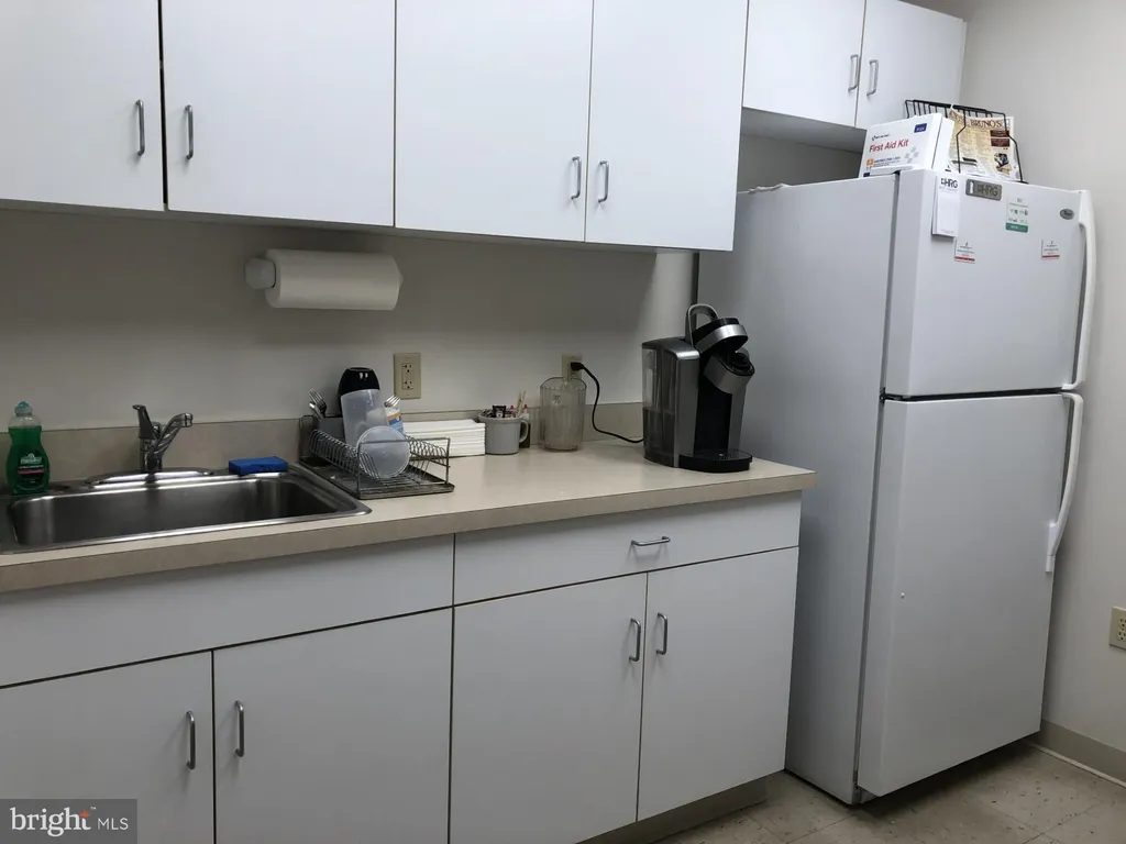 1848 Charter Lane Unit 214, Lancaster, PA 17601