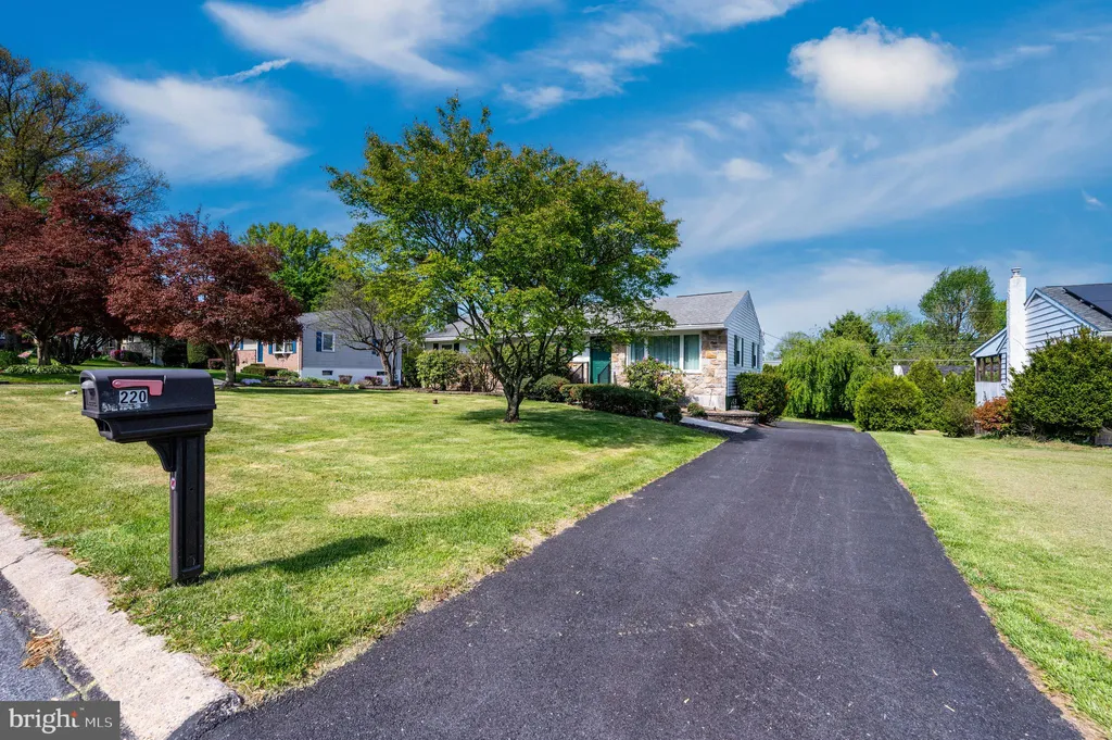 Additional image 33 of 220 Maple Springs Drive, Birdsboro, PA 19508