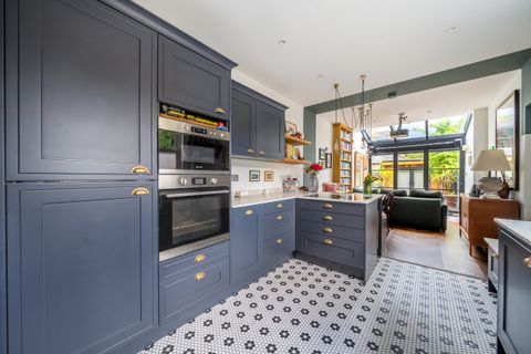 Ladywell Road, Ladywell, London SE13