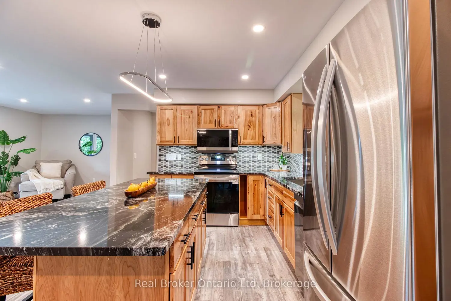 446 Isaac Street photo 2