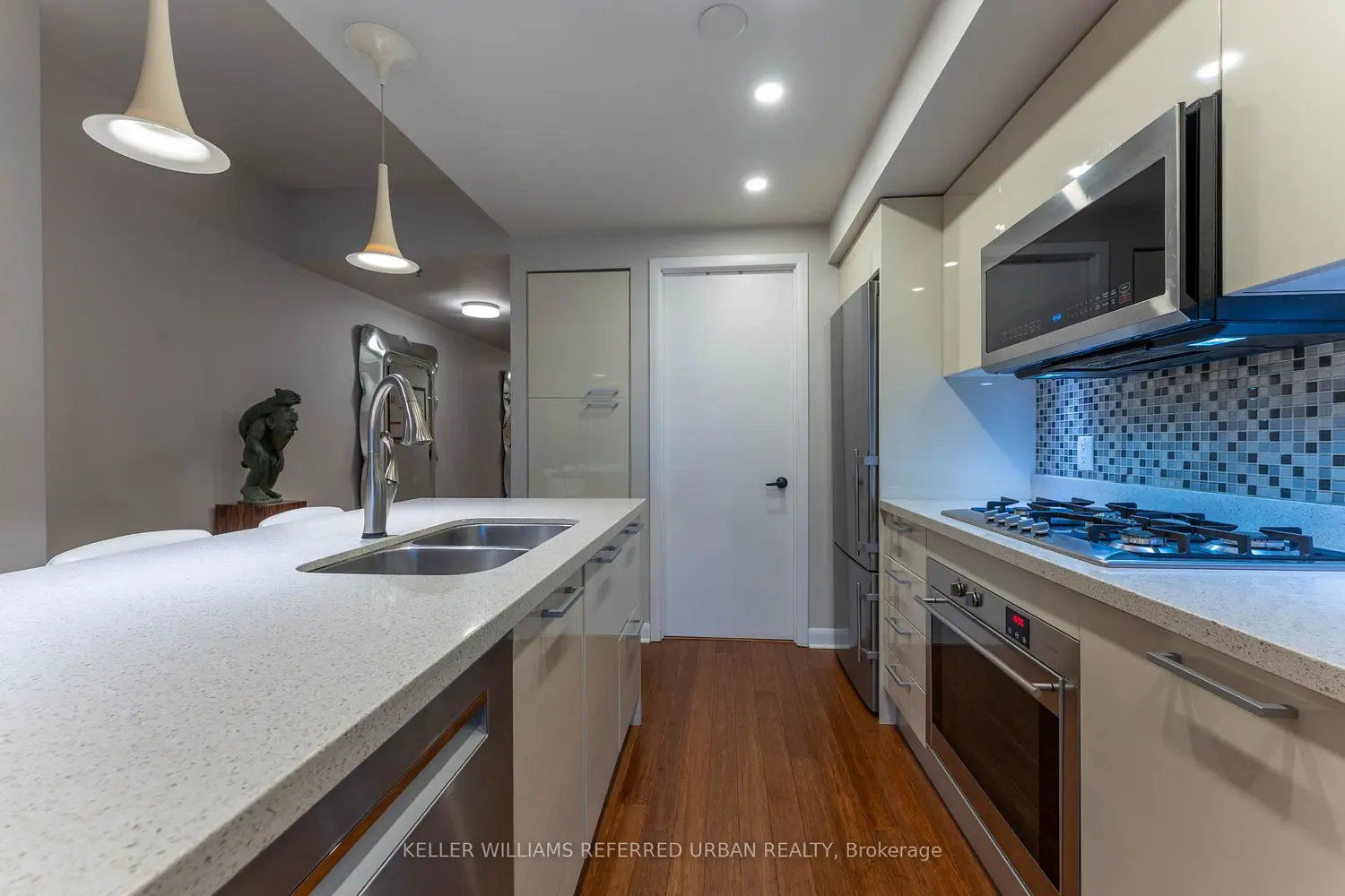 375 King Street 2903 photo 5