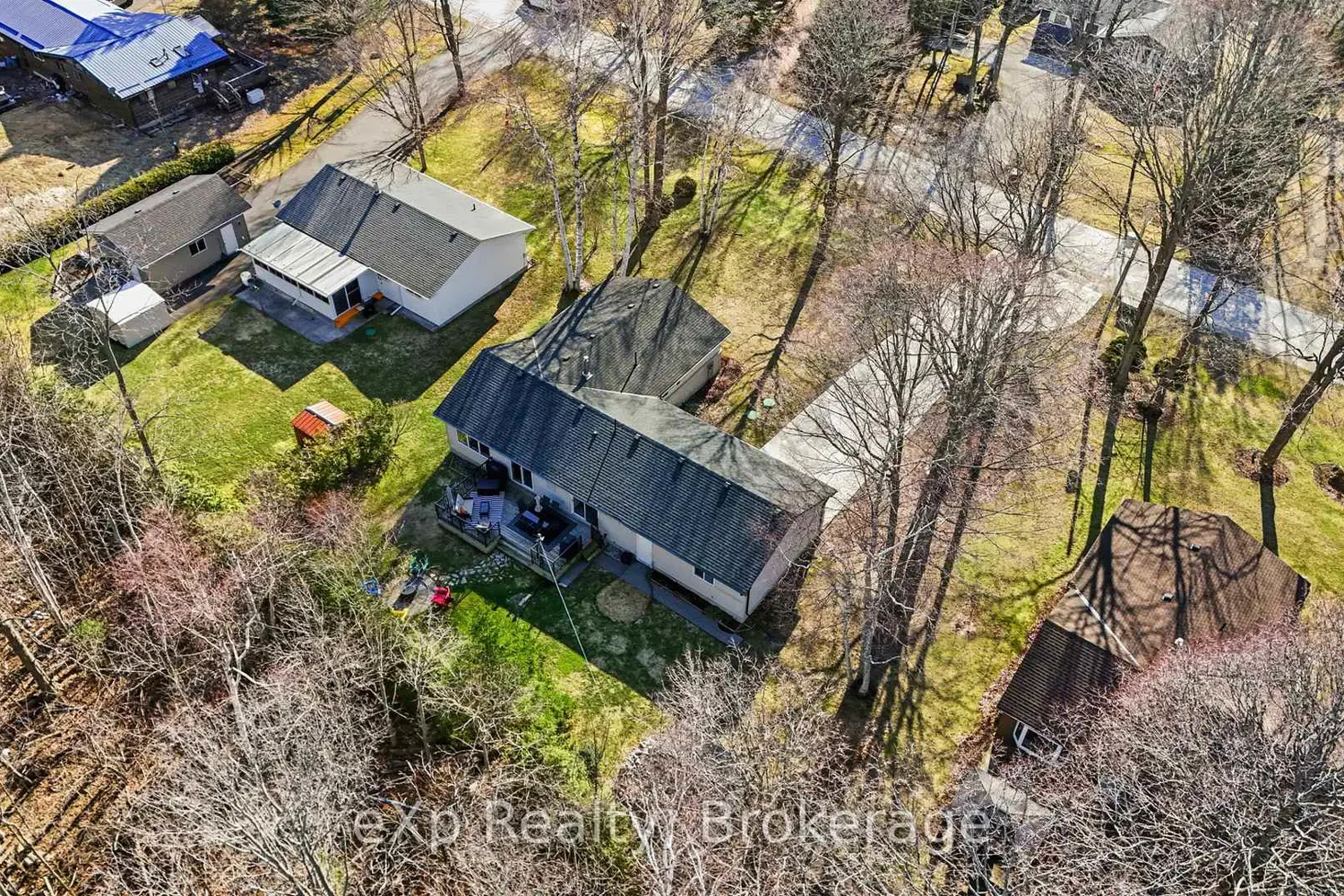 90 Mapleport Crescent photo 2