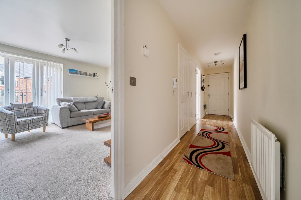 1 bed flat for saleRiver View, Shefford SG17 photo 5