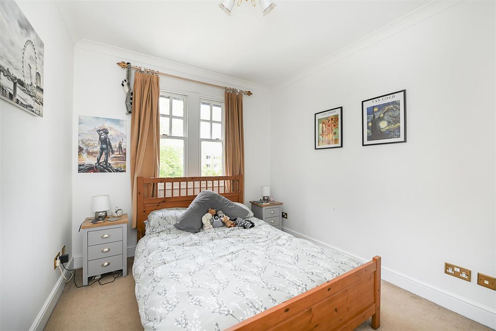 Additional image 5 of 2 bed flat for saleMilton Road, Harpenden AL5