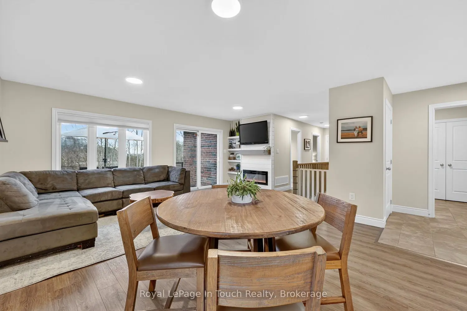 55 Hunter Avenue photo 3