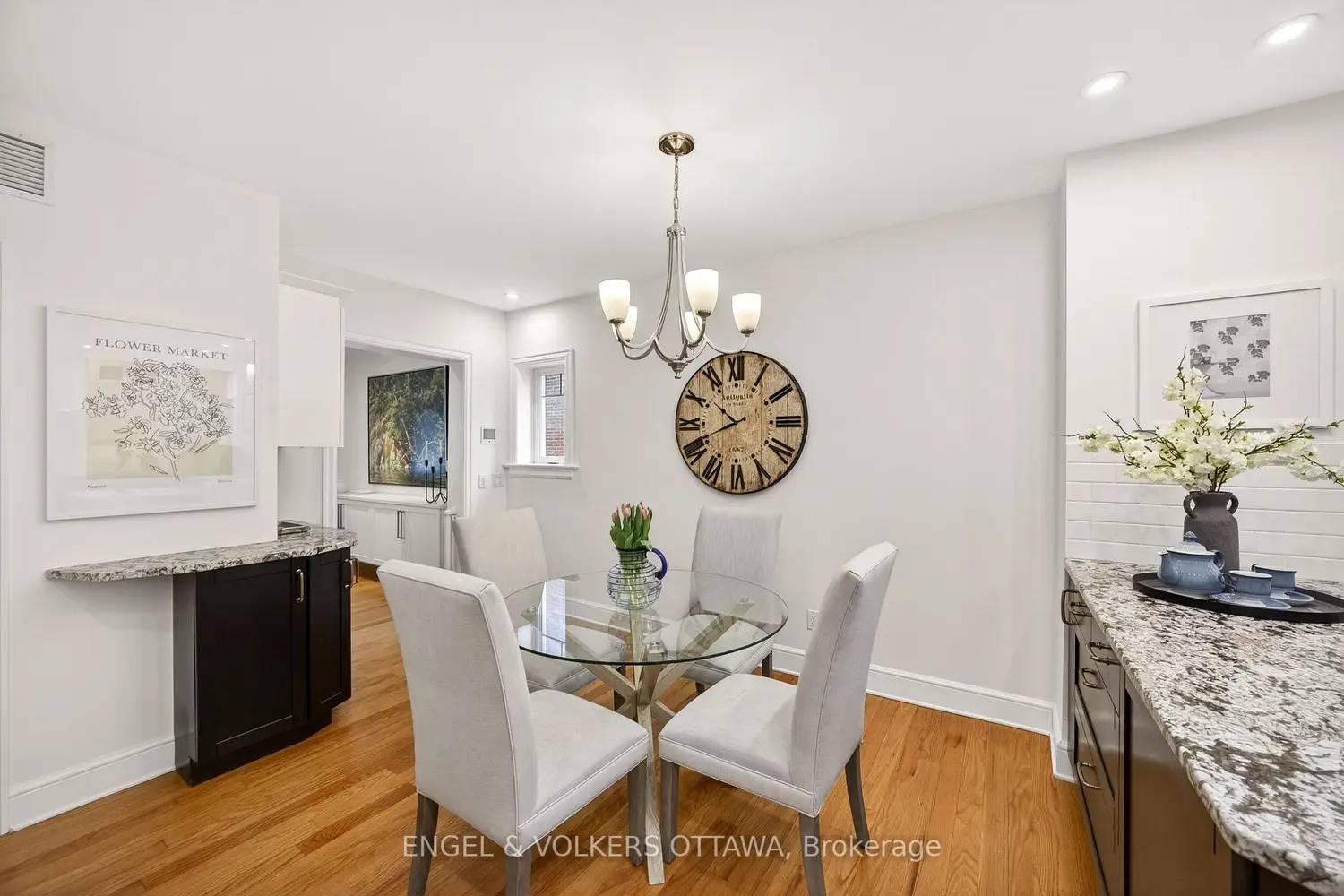 Additional image 4 of 498 Queen Elizabeth Drive