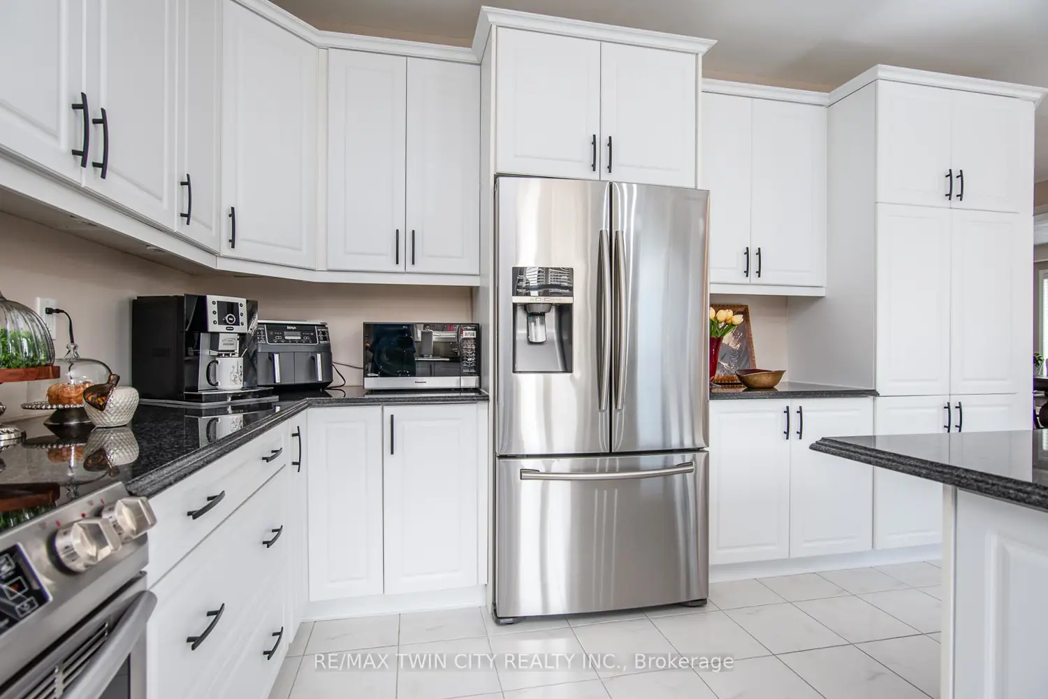 232 Shady Glen Crescent photo 5