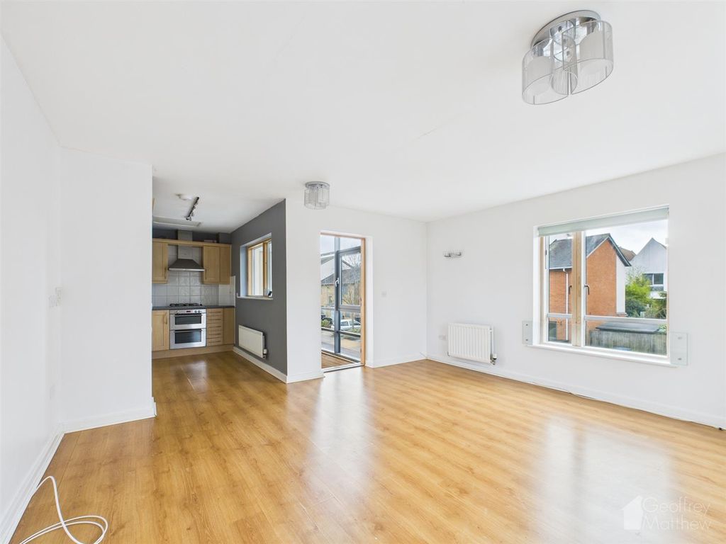 2 bed maisonette for saleSimplicity Lane, Newhall, Harlow CM17 photo 3