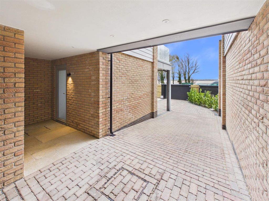 Additional image 37 of 4 bed town house for saleCliff Road, Hessle HU13