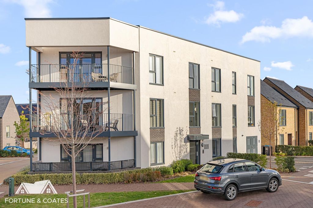 2 bed flat for saleCoulter House, Great Ley Road, Newhall, Harlow CM17
