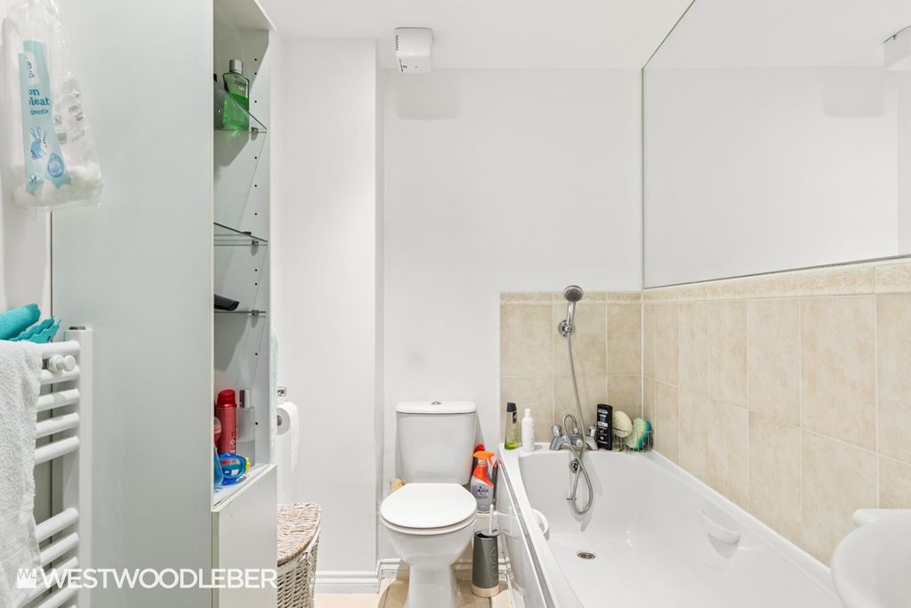 Additional image 12 of 2 bed flat for saleTaverners Way, Hoddesdon EN11