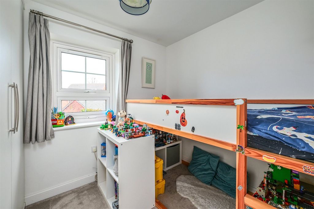 Additional image 16 of 4 bed detached house for saleViney Close, Hook, Hampshire RG27