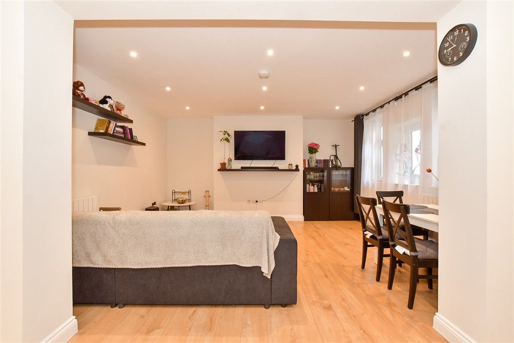 Additional image 4 of 2 bed flat for saleLanghurst Wood Road, Horsham, West Sussex RH12