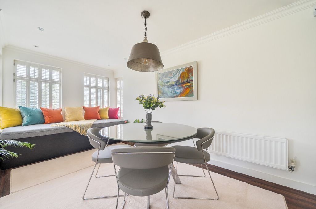 Additional image 6 of 2 bed flat for saleHindhead, Surrey GU26