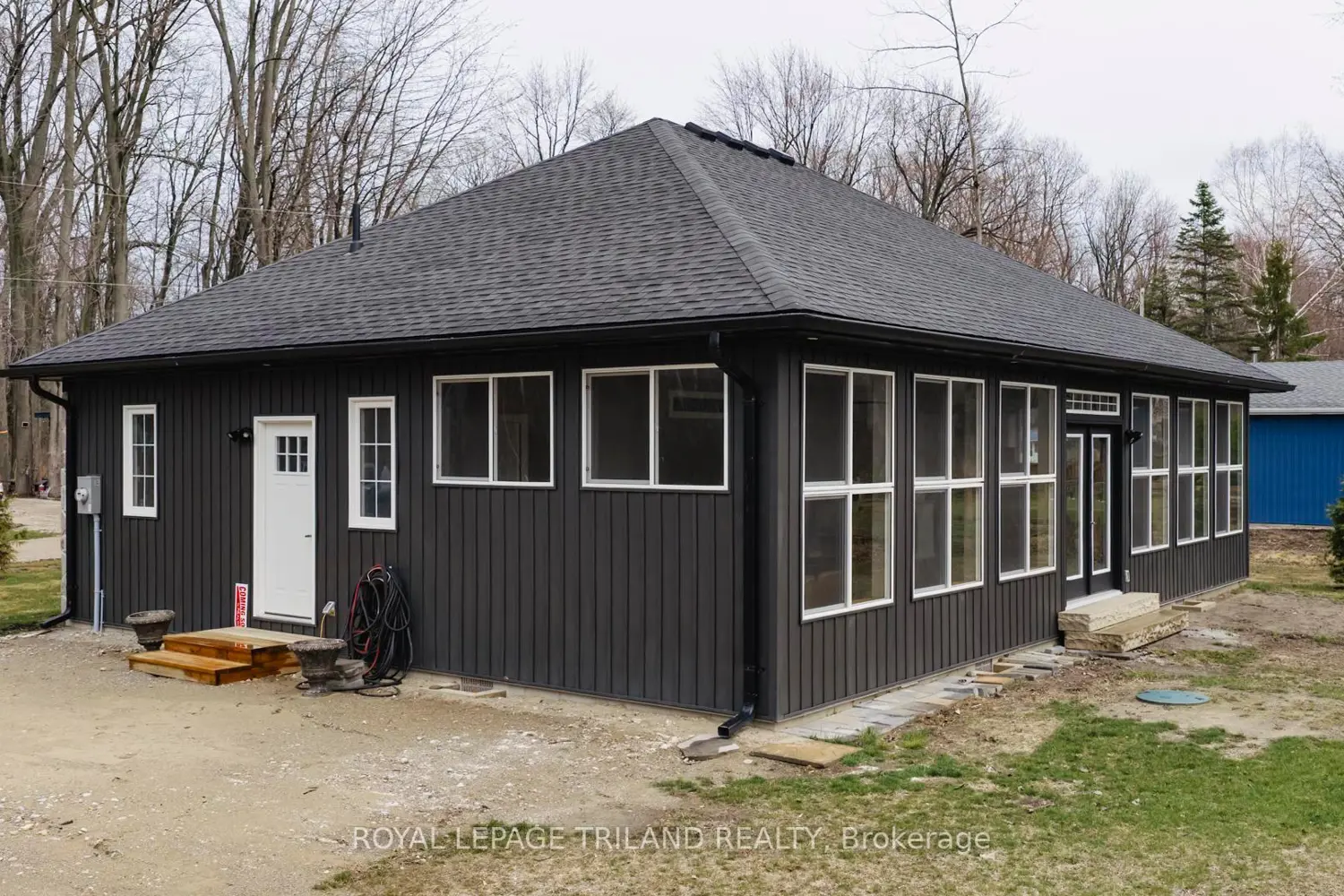 6043 Franks Road photo 2