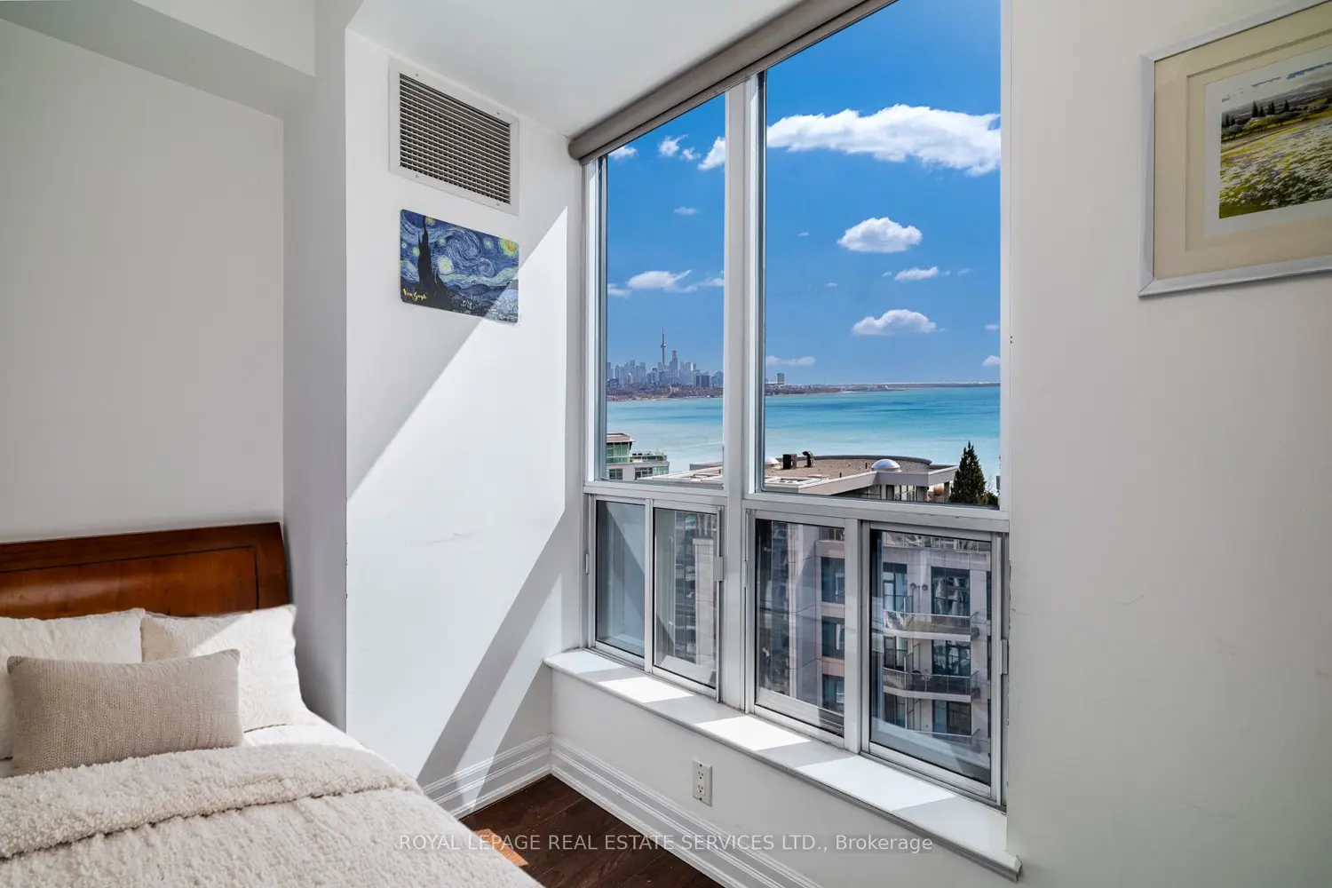 2087 Lake Shore Boulevard 1504 photo 5