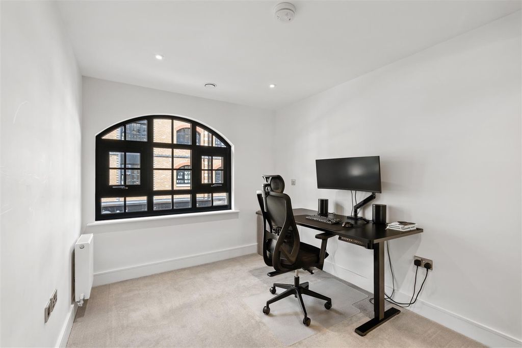 Additional image 14 of 2 bed flat for saleBircherley Green, Hertford SG14