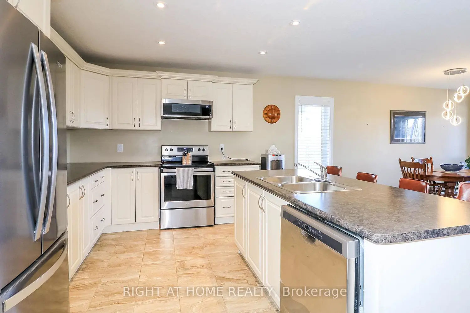 28 Hunter Avenue photo 4