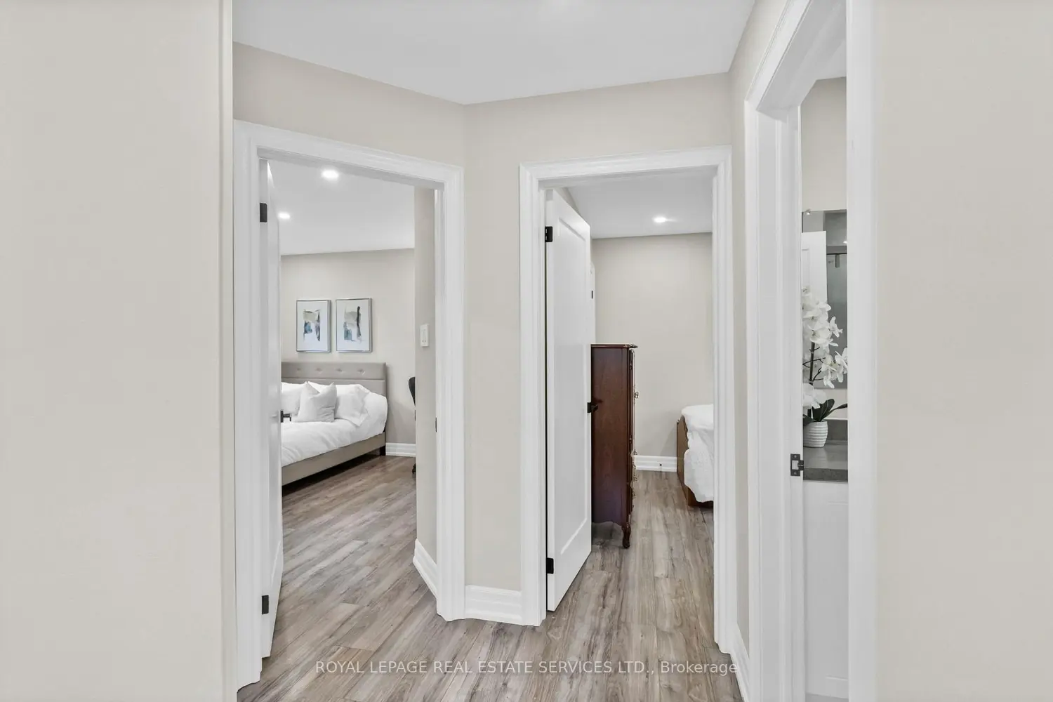 Additional image 3 of 1176 Jamesway Boulevard 22