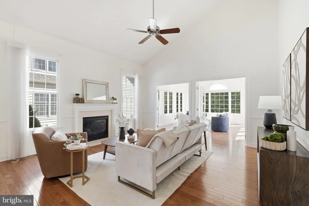 22909 N Brown Square, Ashburn, VA 20148 photo 5