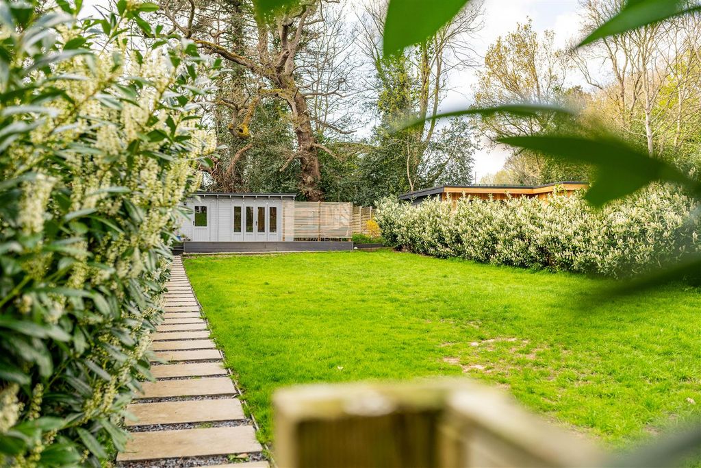 Additional image 37 of 5 bed detached house for saleWoodlands Drive, Hoddesdon EN11