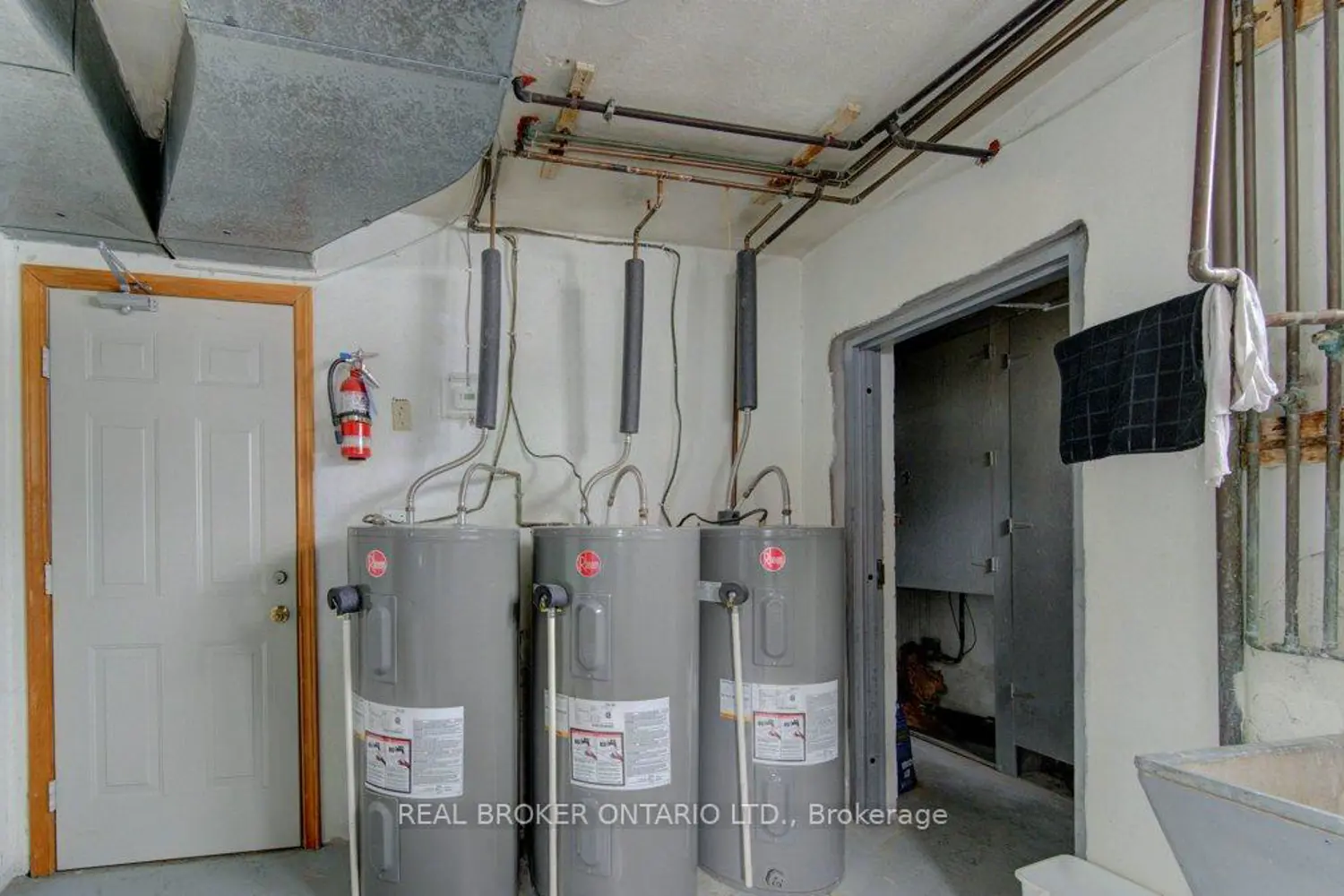 109 Eton Drive photo 2