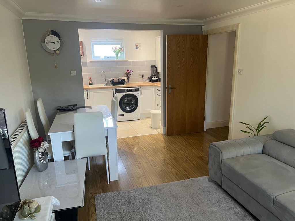 Additional image 4 of 2 bed maisonette for saleMarston Road, Hoddesdon EN11