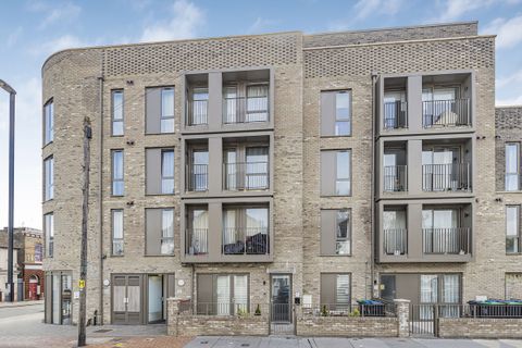 Miheer House, London SE25