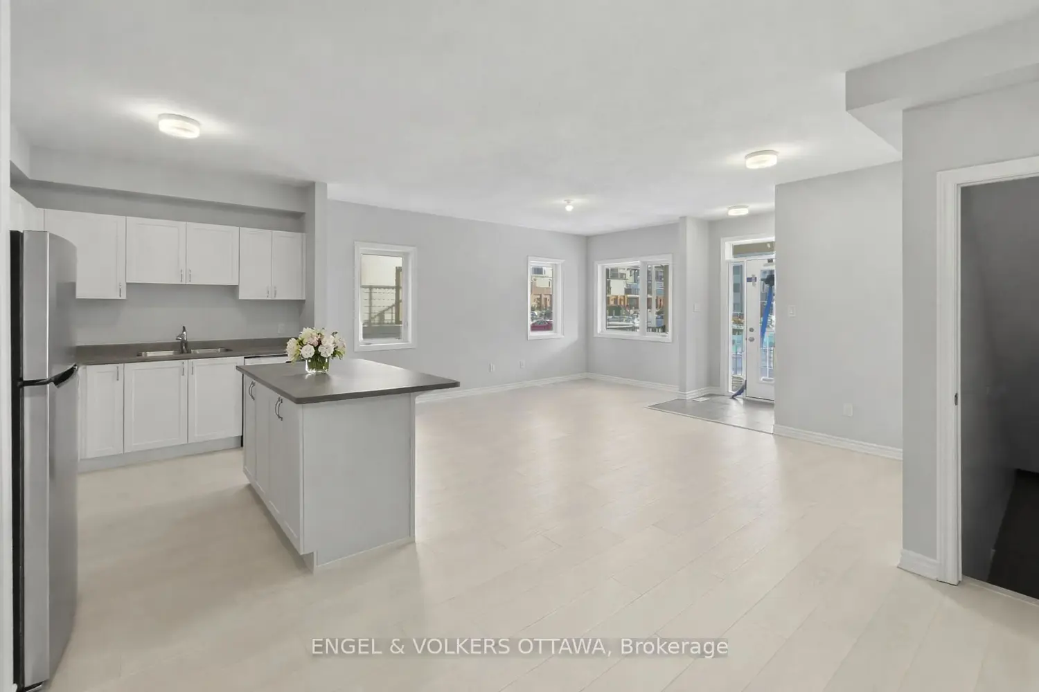 Additional image 4 of 149 Anthracite Private 44
