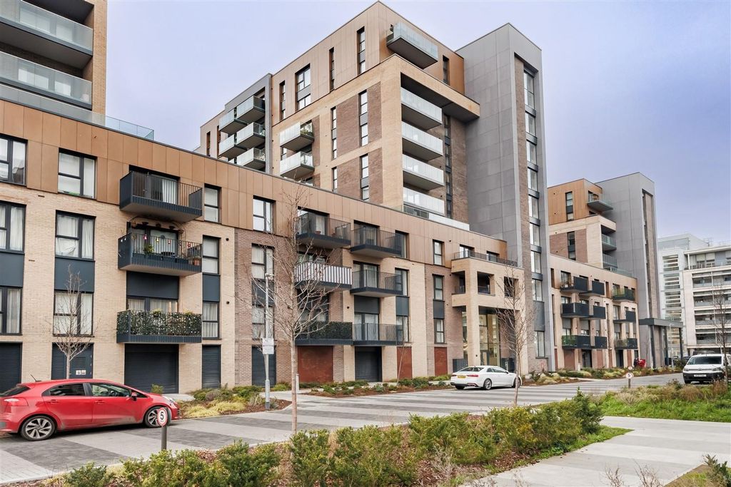 2 bed flat for saleGodfrey House, Edinburgh Gate, Harlow CM20