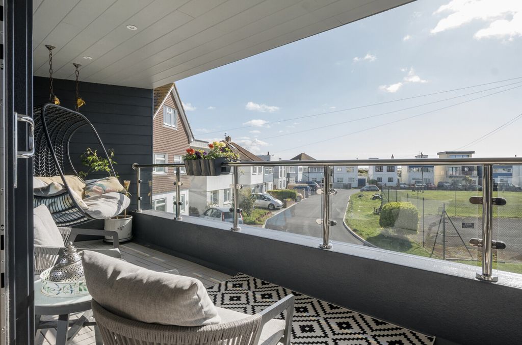 Additional image 7 of 4 bed detached house for saleSandy Beach Estate, Hayling Island, Hampshire PO11