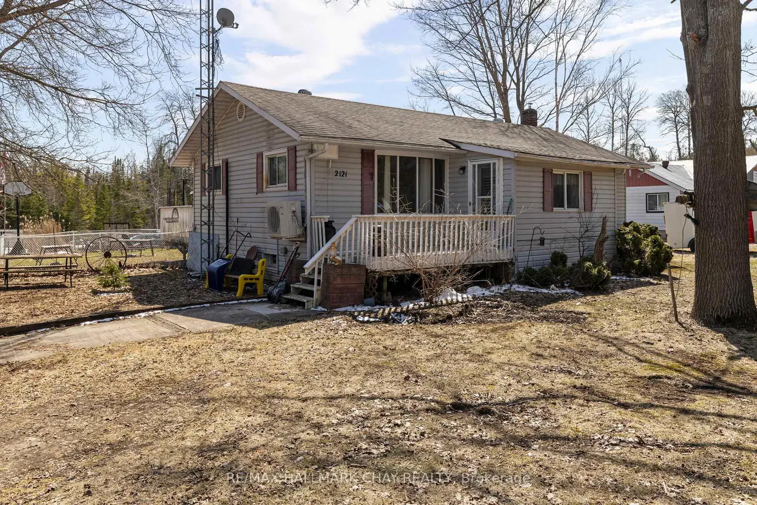 2121 Klondike Park Road