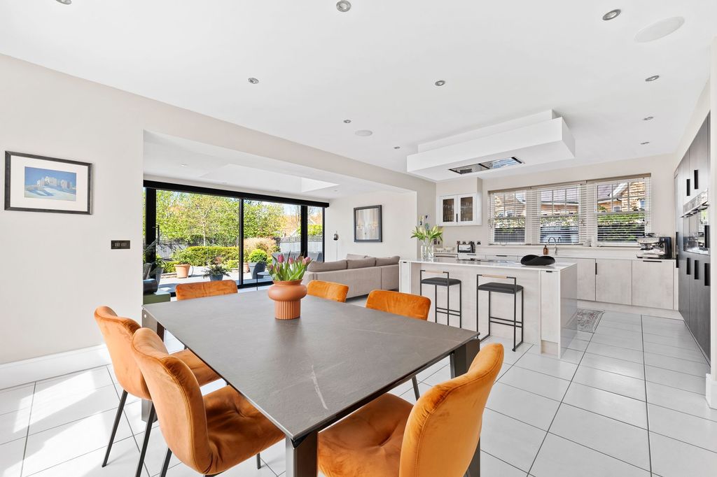 Additional image 2 of 5 bed detached house for saleSussex Avenue, Harrogate HG1
