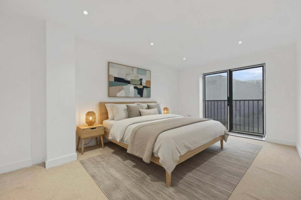 Additional image 4 of 2 bed flat for salePrince Regent Rd, Hounslow TW3