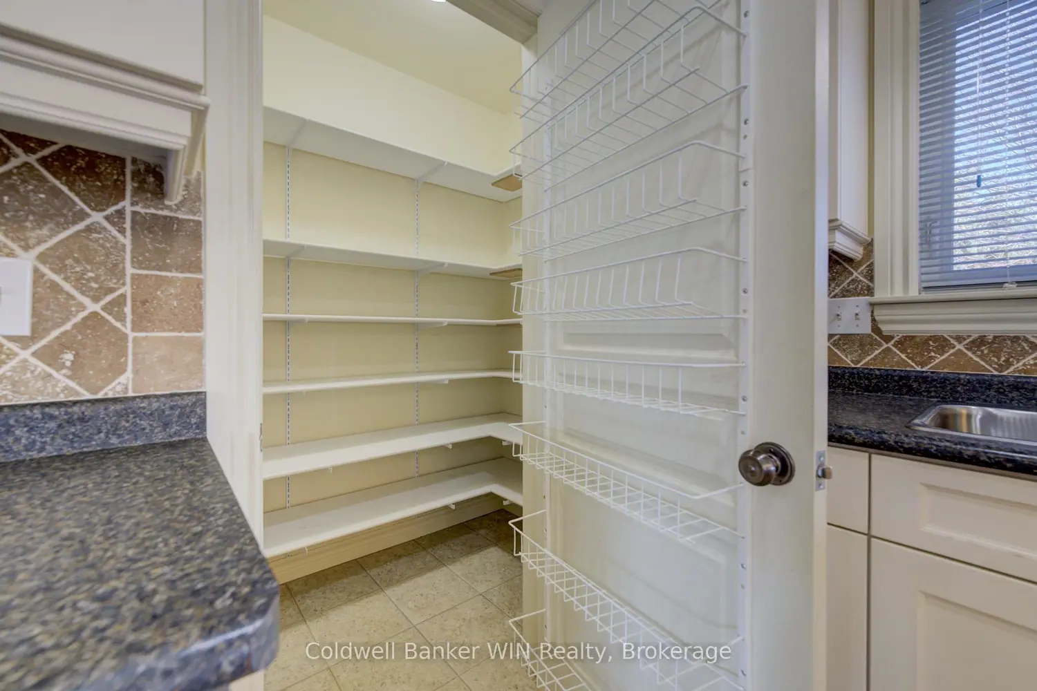 34 Regency Drive photo 5