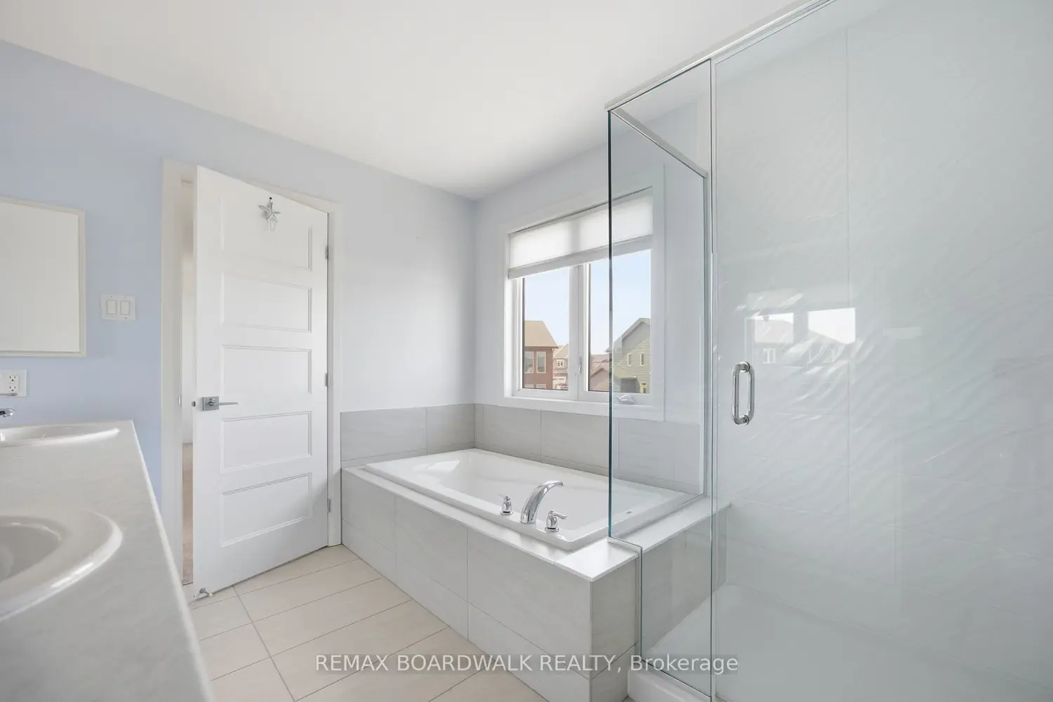 240 Boyd Street photo 4