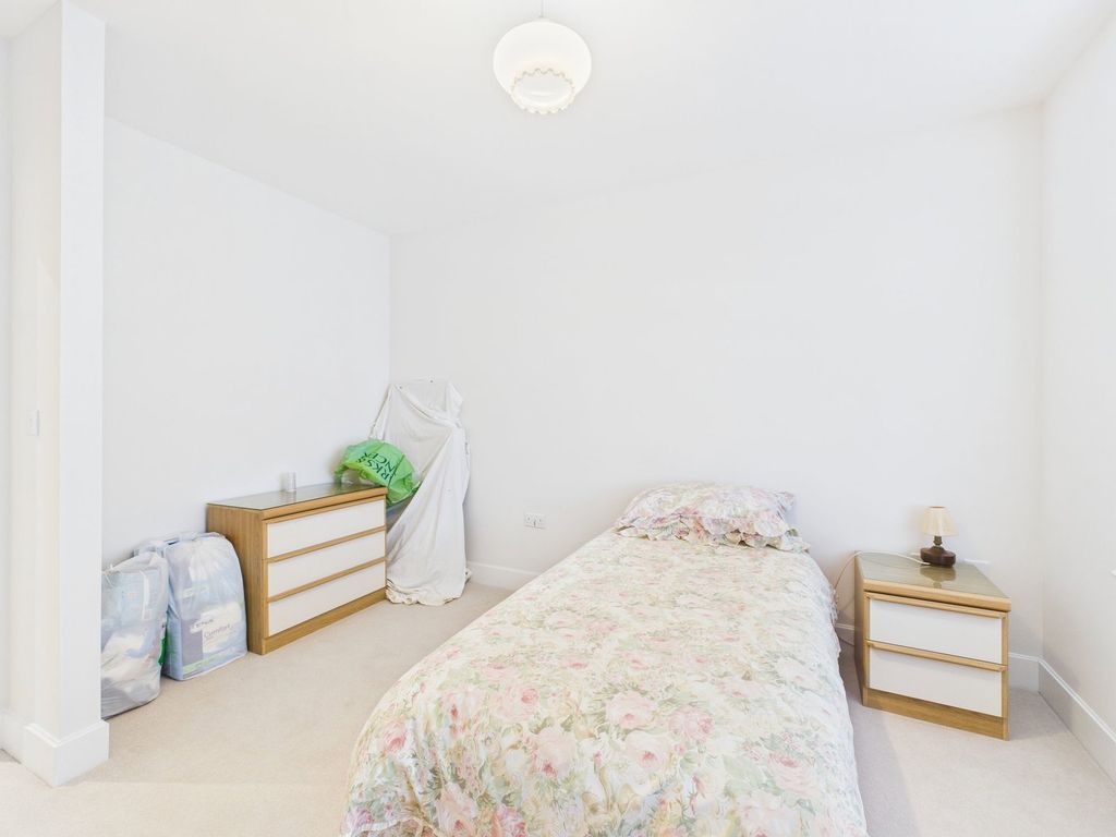 Additional image 5 of 2 bed flat for saleDereham Court The Boulevard, Horsham, West Sussex RH12