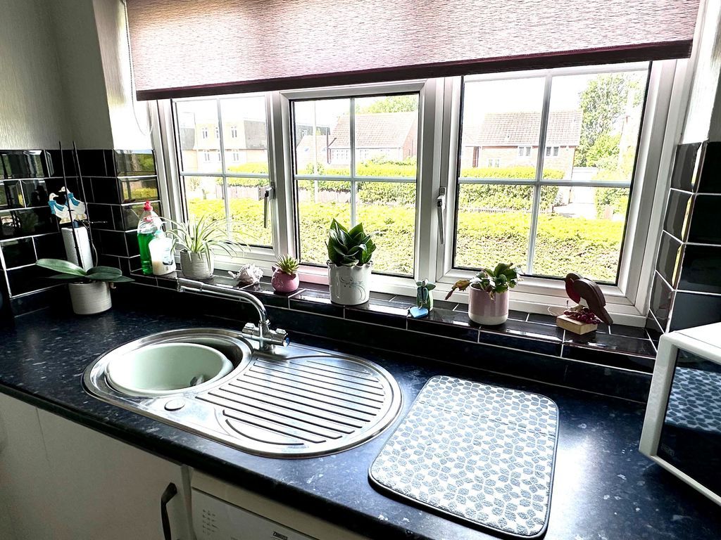 Additional image 14 of 2 bed flat for sale44 Mark Anthony Court, Hayling Island PO11