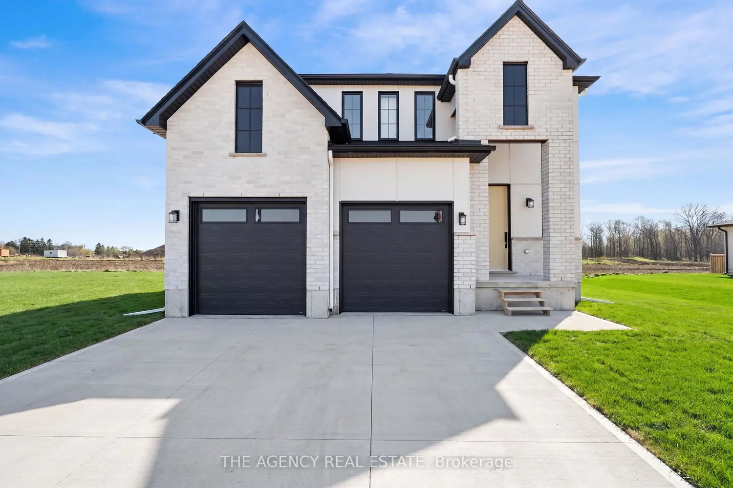 3140 Regiment Road photo 2