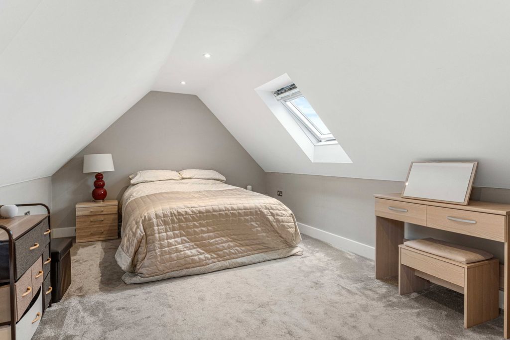 Additional image 14 of 2 bed flat for saleFerry Road, Hullbridge SS5