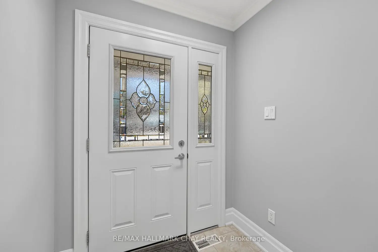 19 Greenway Drive photo 2