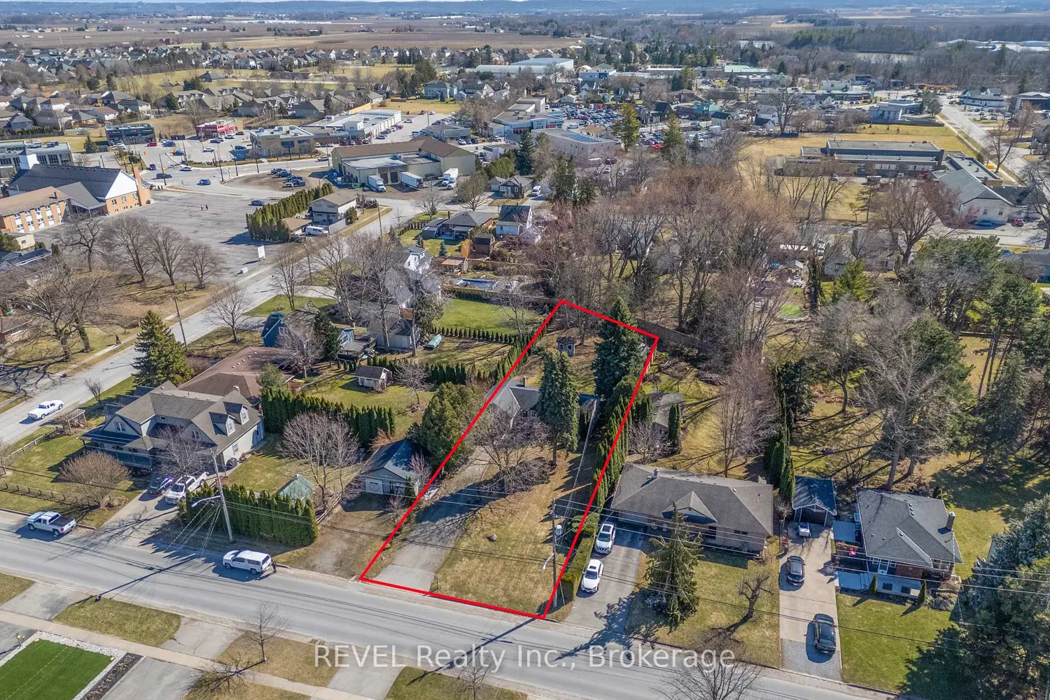 639 Penner Street photo 2