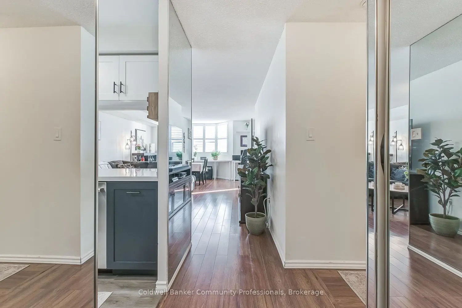 3845 Lake Shore Boulevard 804 photo 5