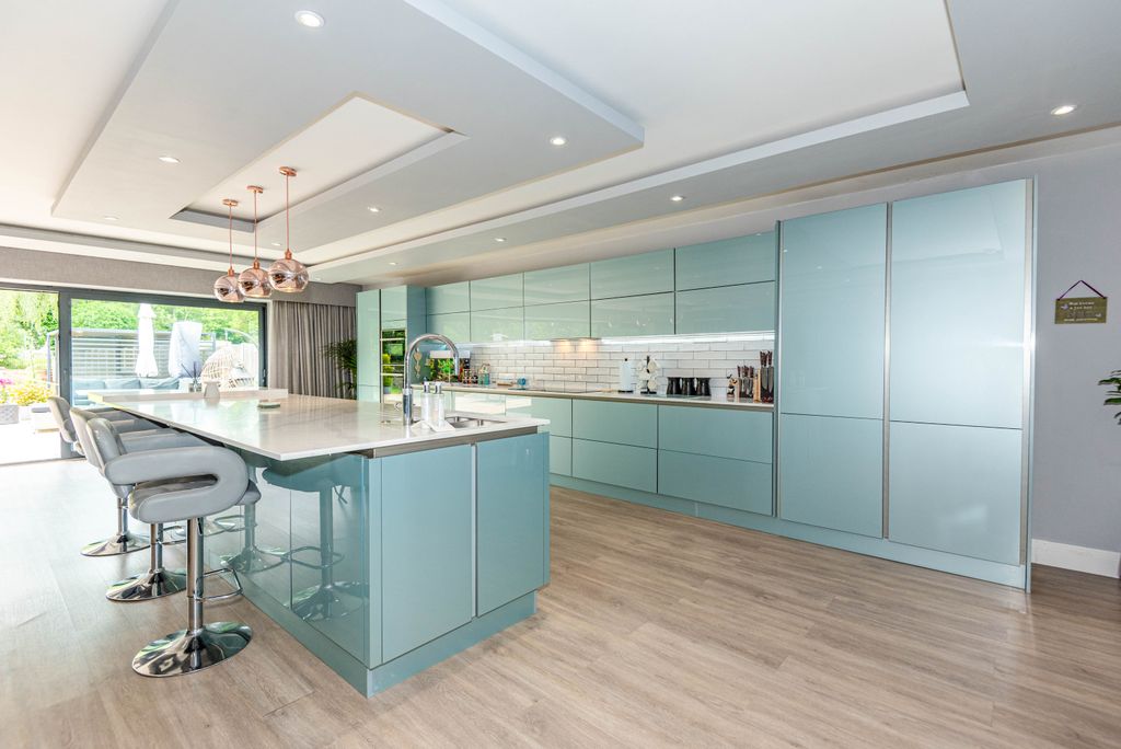 Additional image 12 of 4 bed detached house for saleAvenue Road, Dobbs Weir, Hoddesdon EN11