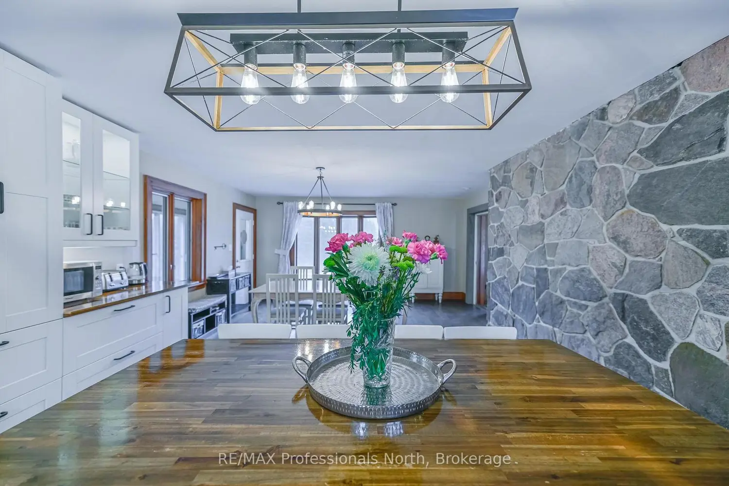 2481 North Shore Road photo 4
