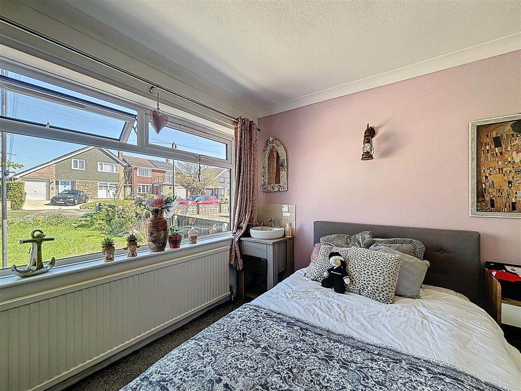 Additional image 5 of 4 bed detached bungalow for saleAshcourt Drive, Hornsea HU18