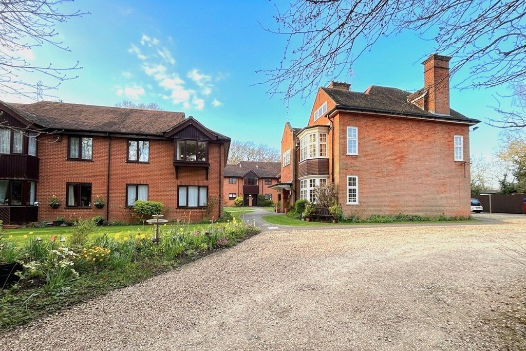 Additional image 11 of 2 bed flat for saleBerry Court, Hook, Hampshire RG27