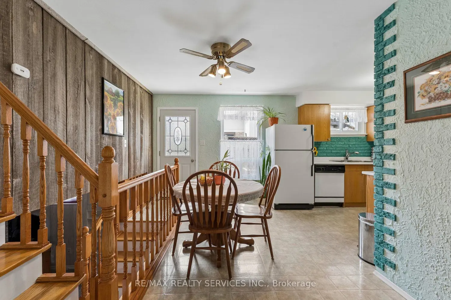 21 Willis Drive photo 4